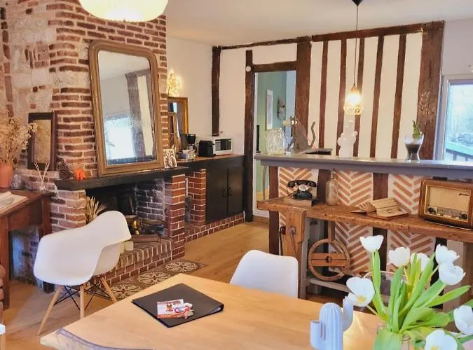 Apartment -parking Prive -la Batisse -coeur Historique - La Clef De