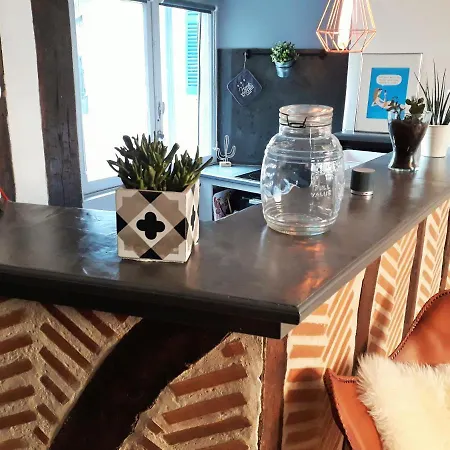 -parking Prive -la Batisse -coeur Historique - La Clef De Apartment