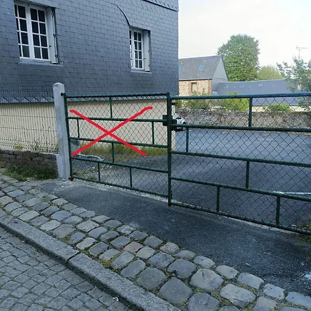 -Parking privé -La BATISSE -Logement de Charme -La Clef de Honfleur *