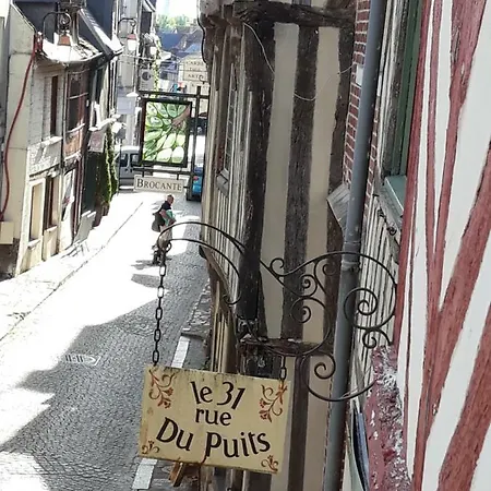 -la Batisse -parking Prive -coeur Historique - La Clef De *