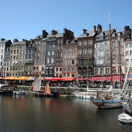 -parking Prive -la Batisse -coeur Historique - La Clef De Apartment Honfleur