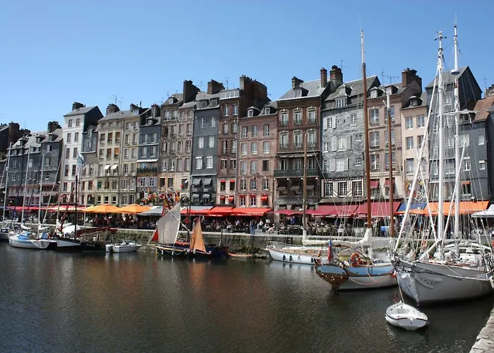 -parking Prive -la Batisse -coeur Historique - La Clef De Апартаменты Онфлёр